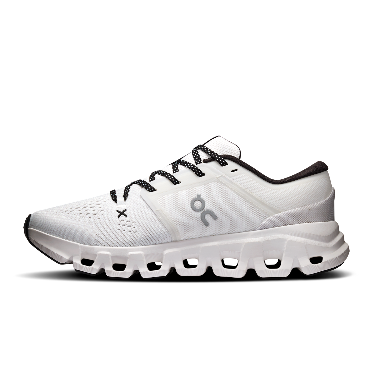 Cloud X 5 Women in White / Black