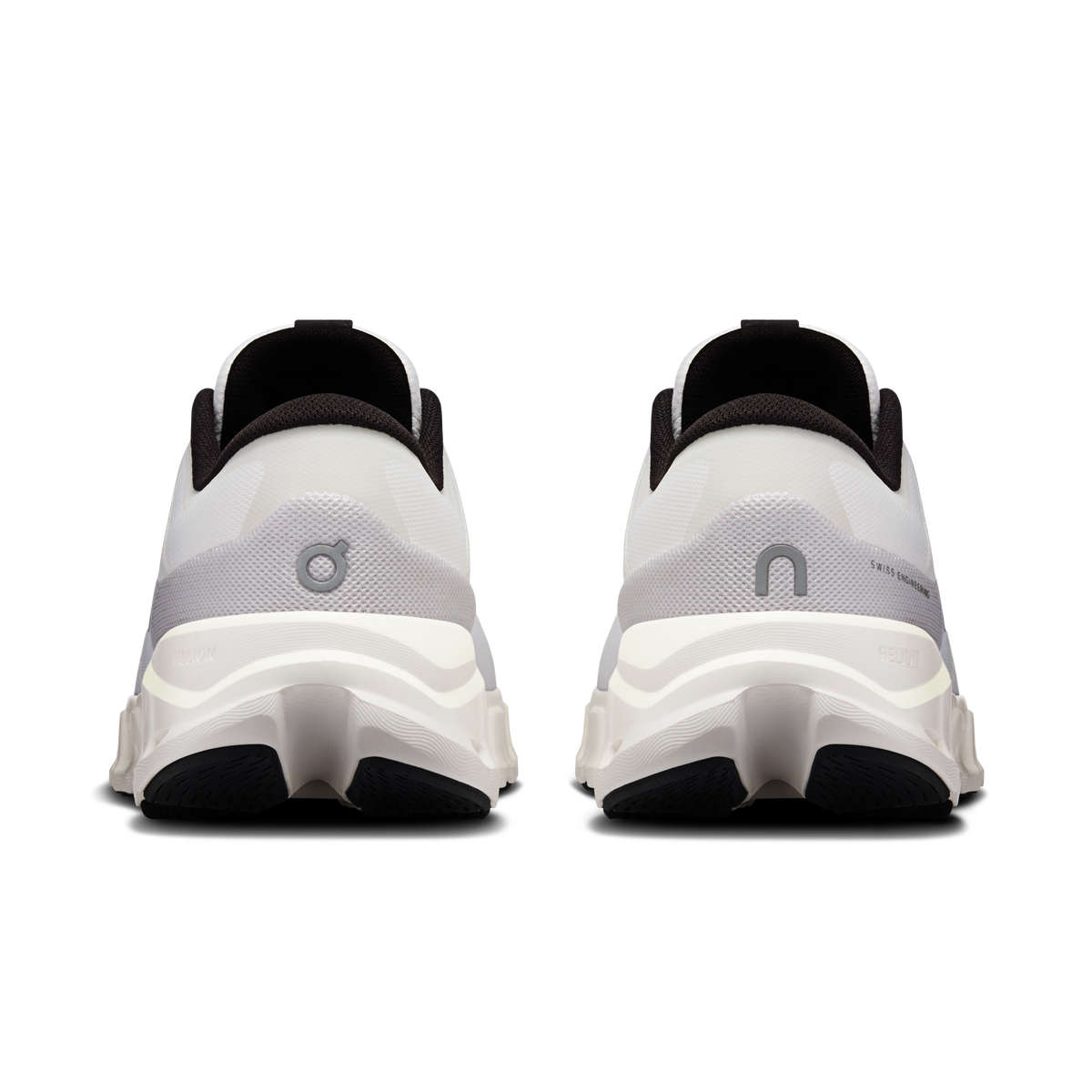 Cloud X 5 Women in White / Black